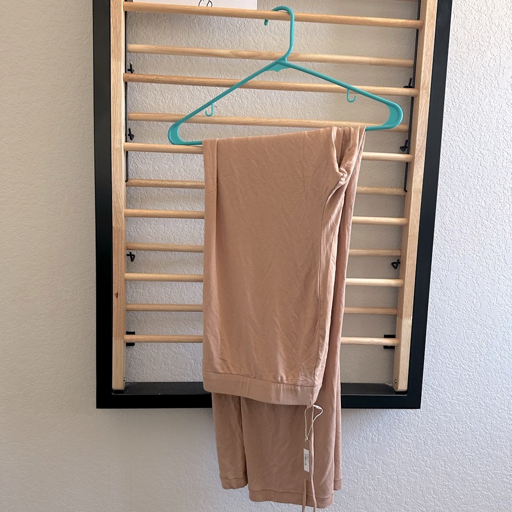 Skims lounge pants